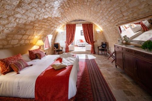 20240709-001330107-chambre-la-cave-600x400