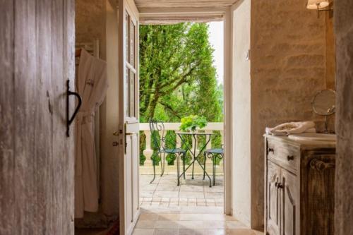 20240709-001330130-salle-de-bain-cave-et-terrasse-600x400