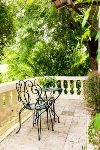 20240709-001330132-terrasse-cave-400x600