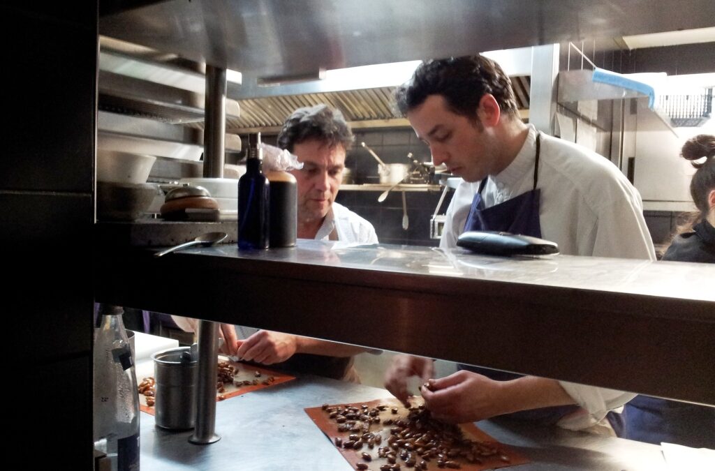 Le partage :  en parler c'est bien, le faire c'est mieux. Restaurant Itinéraires* Paris 5°