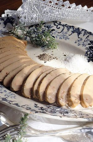 Foie gras frais maturé dans le sel naturel