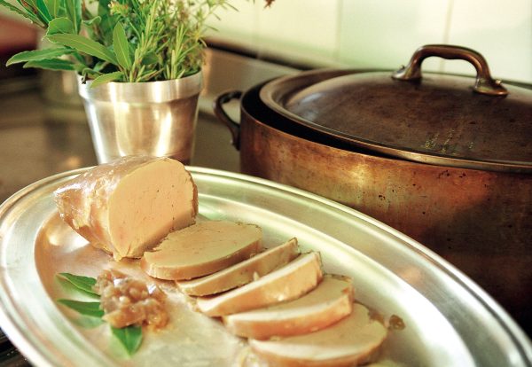 Foie gras de canard mi-cuit au torchon
