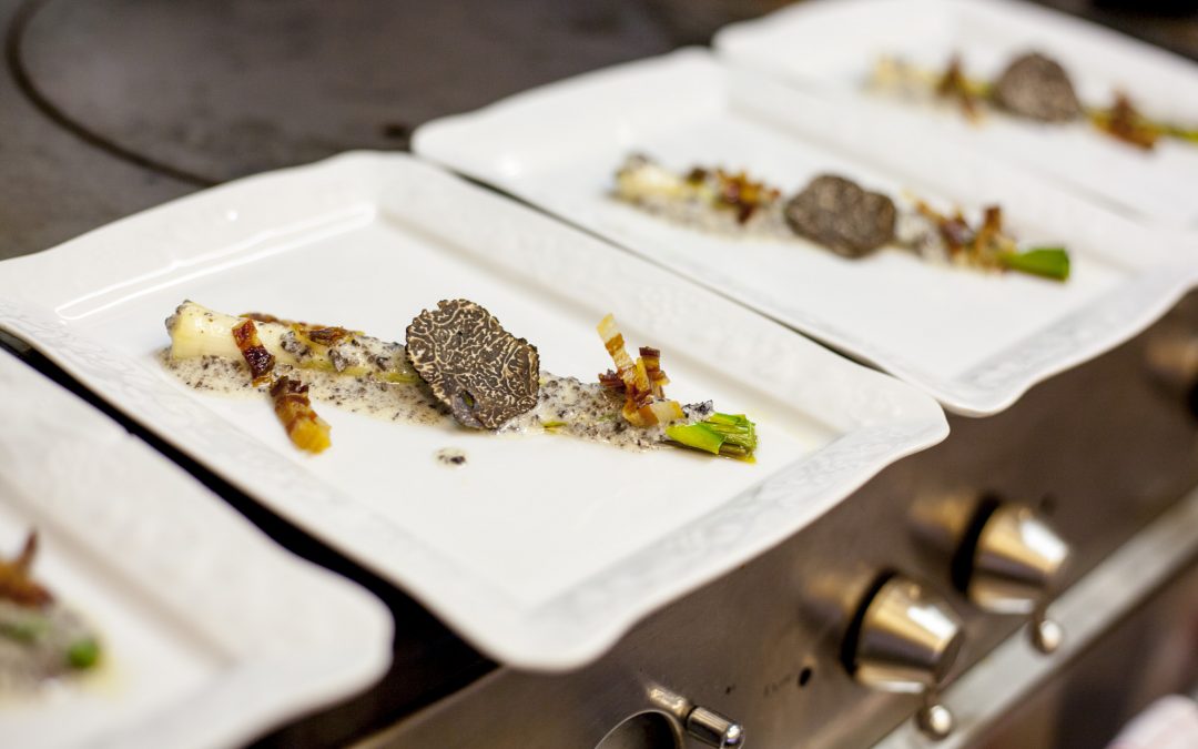 Petits poireaux du potager braisés aux truffes