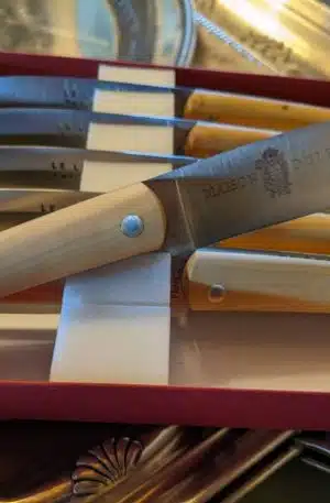 Les couteaux de table de Saint-Géry