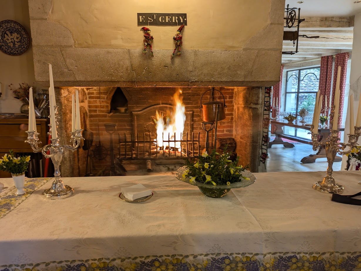 Je remercie tous les artistes de cette soirée de Saint-Géry